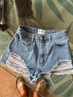All Brand High-Waist Light Blue Distressed Denim Shorts size 8 / 26